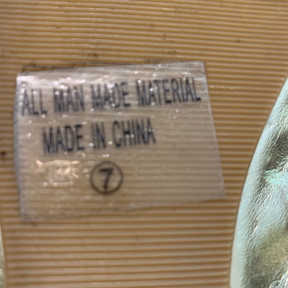 Silver Vegan Woven Details Ballet Flats Sz 7 - Picture 7 of 7